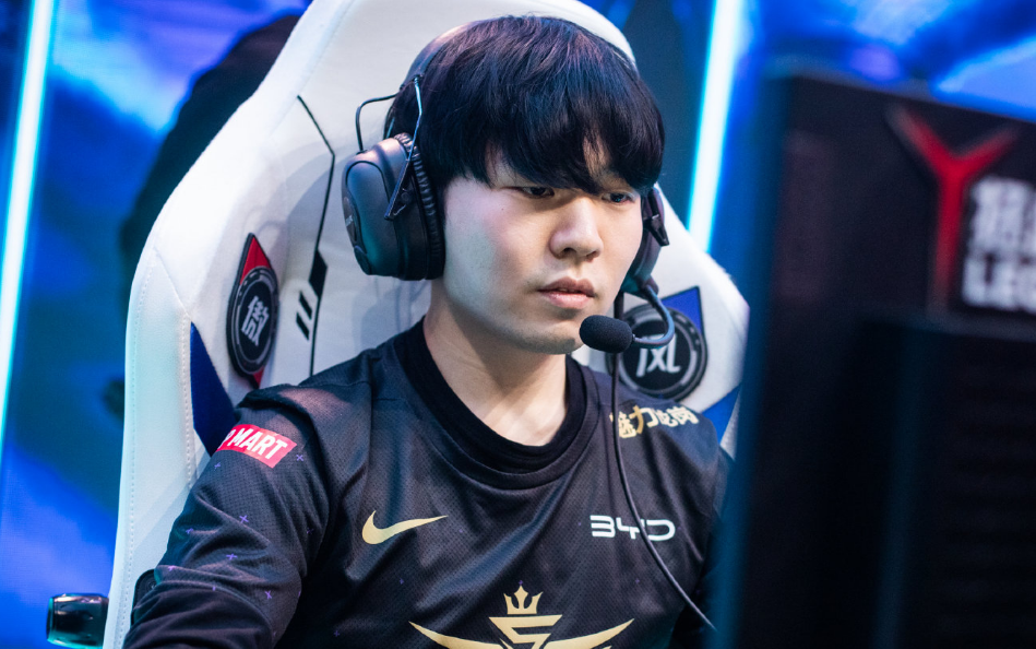 关于KT翻盘V5,Tarzan极限生还后反打激烈交锋淘汰赛,技惊四座的信息 关于KT翻盘V5,Tarzan极限生还后反打激烈交锋淘汰赛,技惊四座的信息