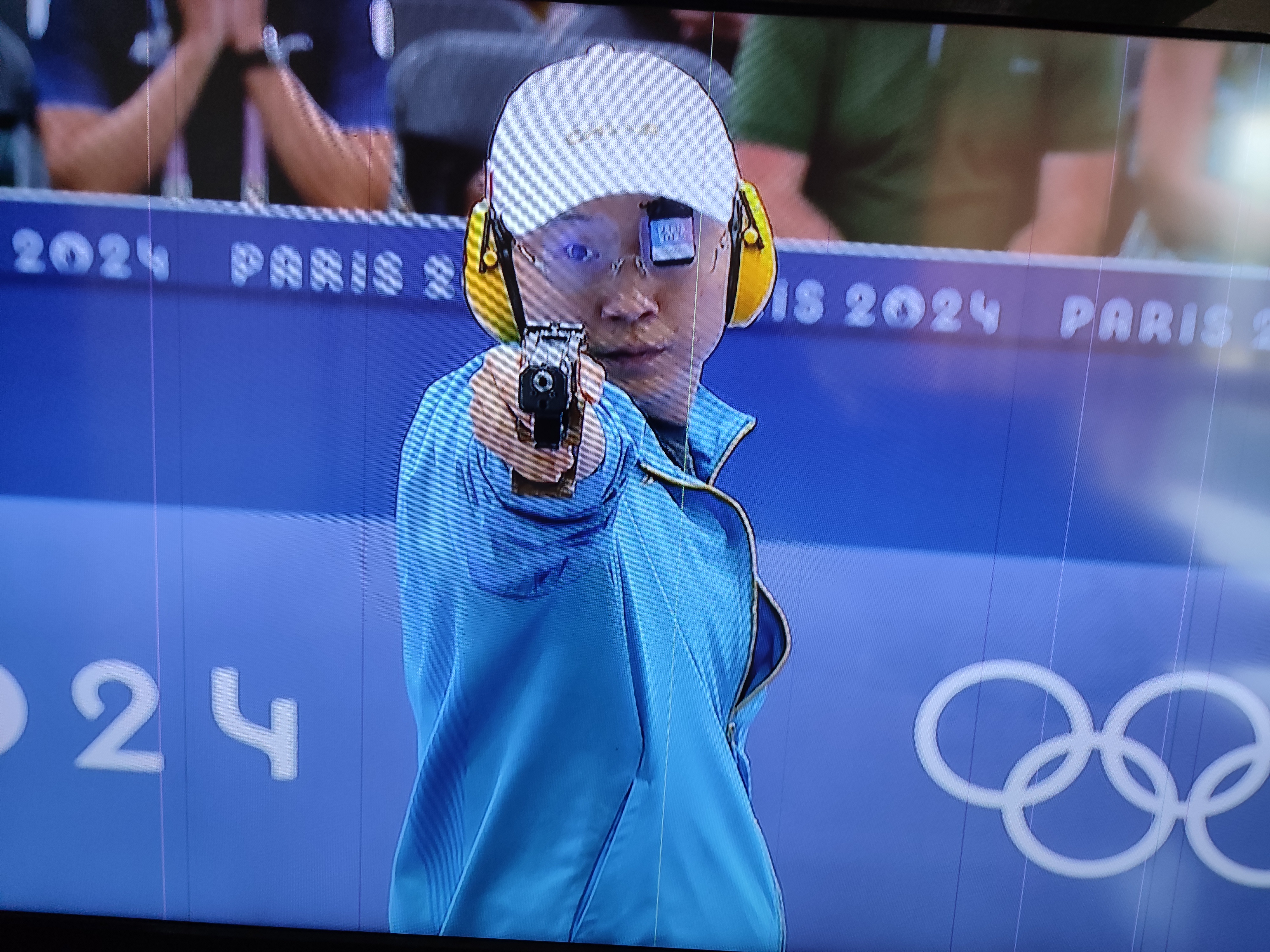 斯洛伐克选手获得射击比赛金牌，成绩突出